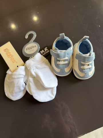 Mittens Pack of 2 & Shoes Size 0-3m